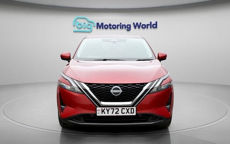 Used Nissan Qashqai N-Connecta 140 HP (102 kW) 2023 Red SUV