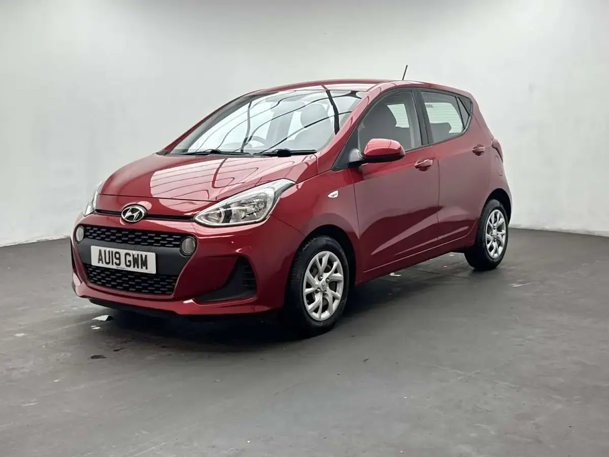 Used Hyundai i10 SE 66 HP (48 kW) 2019 Red Hatchback
