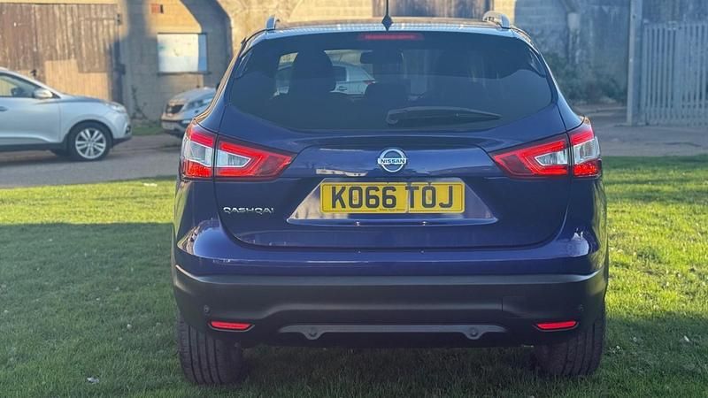Used Nissan Qashqai Tekna 130 HP (95 kW) 2017 Blue SUV