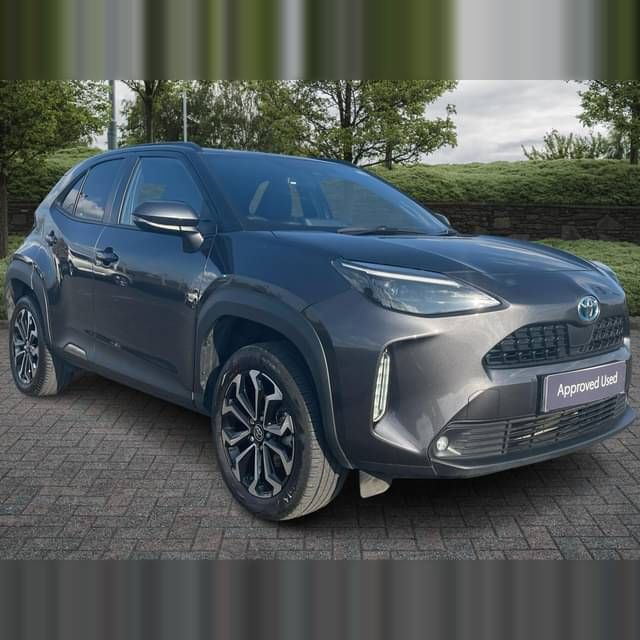 Grey Used 2023 Toyota Yaris Hybrid Design Estate | £21,295 (Fair price) - Image 1/4