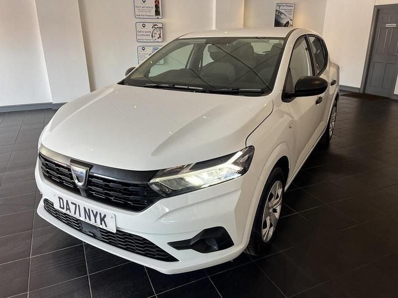 Used Dacia Sandero Essentiel 90 HP (66 kW) 2021 White Hatchback