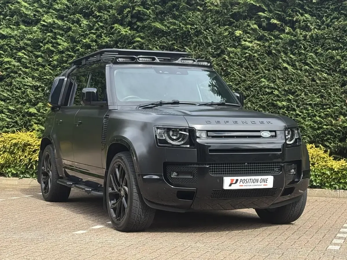 Used Land Rover Defender S 250 HP (183 kW) 2022 Black SUV