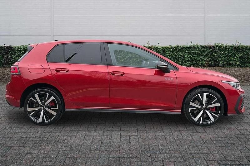New VW Golf VIII GTE 272 HP (200 kW) 2026 Kings red Hatchback