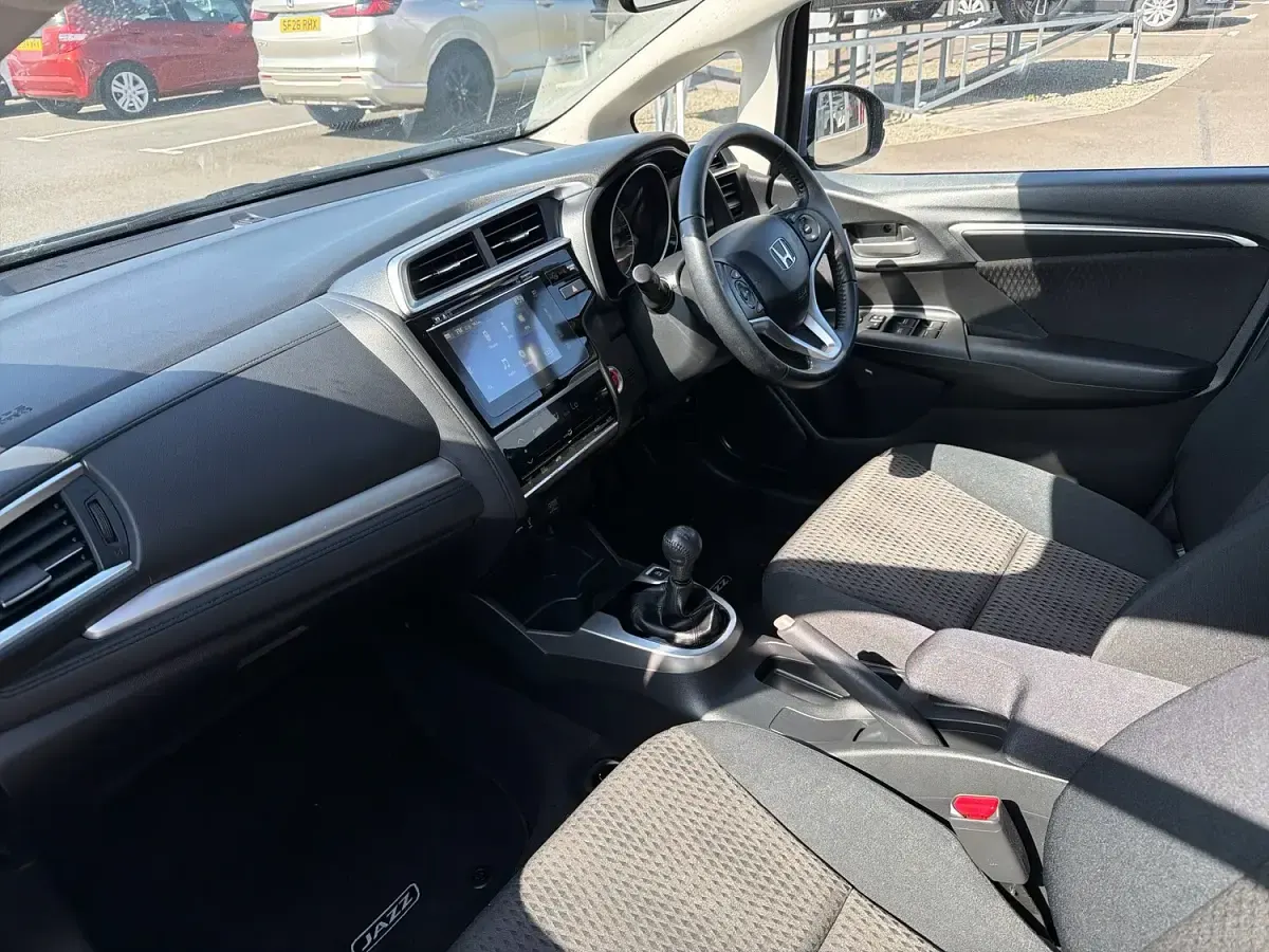Used Honda Jazz EX 102 HP (75 kW) 2019 Silver Hatchback