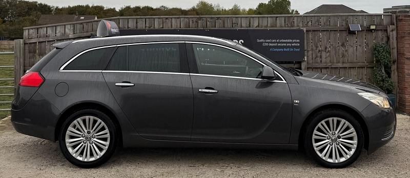 Used Vauxhall Insignia 160 HP (117 kW) 2012 Grey Estate