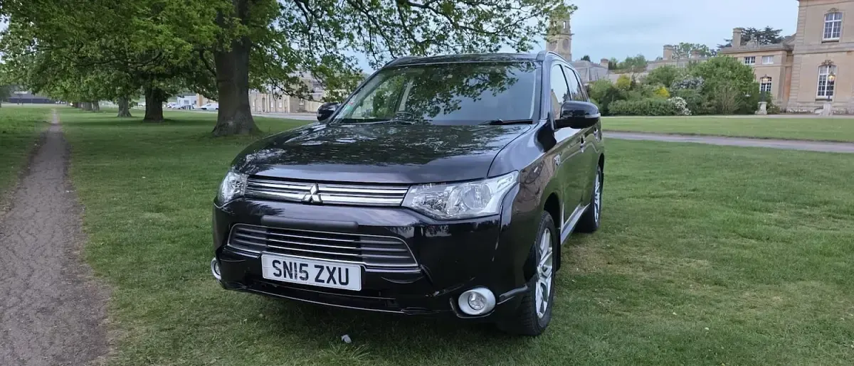 Used Mitsubishi Outlander P-HEV 2015 Black Estate