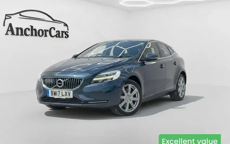 Used Volvo V40 Inscription 150 HP (110 kW) 2019 Hatchback