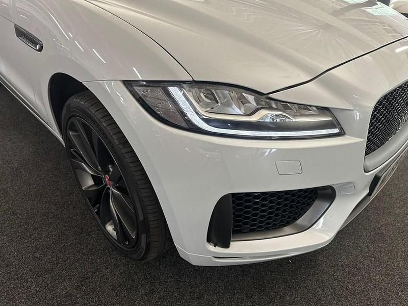 Used Jaguar F-Pace S 300 HP (220 kW) 2020 White SUV