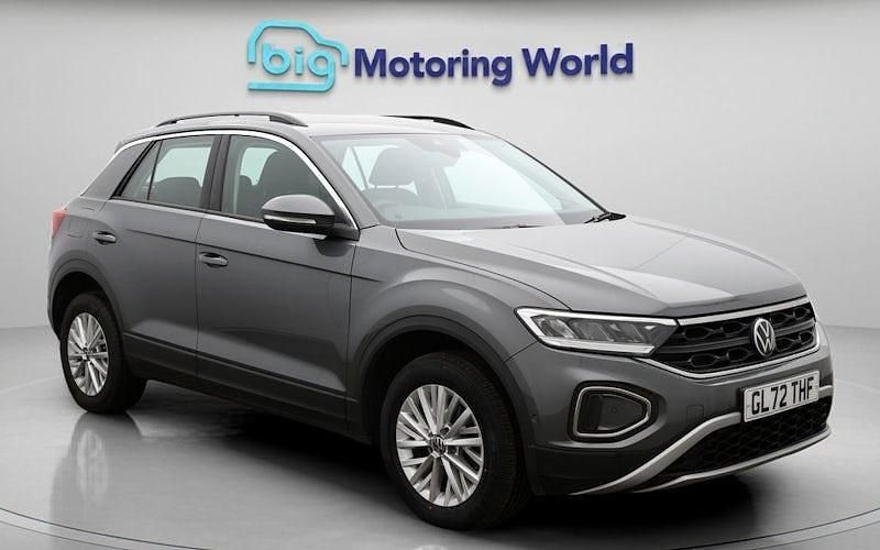 Used 2025 VW T-Roc Life SUV | £16,700 (Good price) - Image 1/4