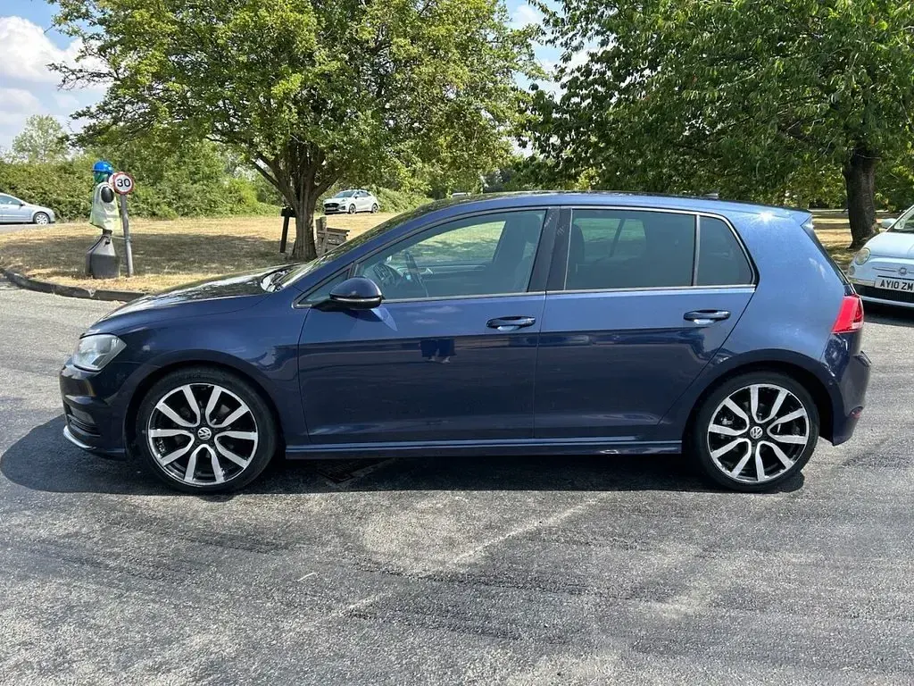 Used VW Golf VII R-line Edition 2016 Blue Hatchback