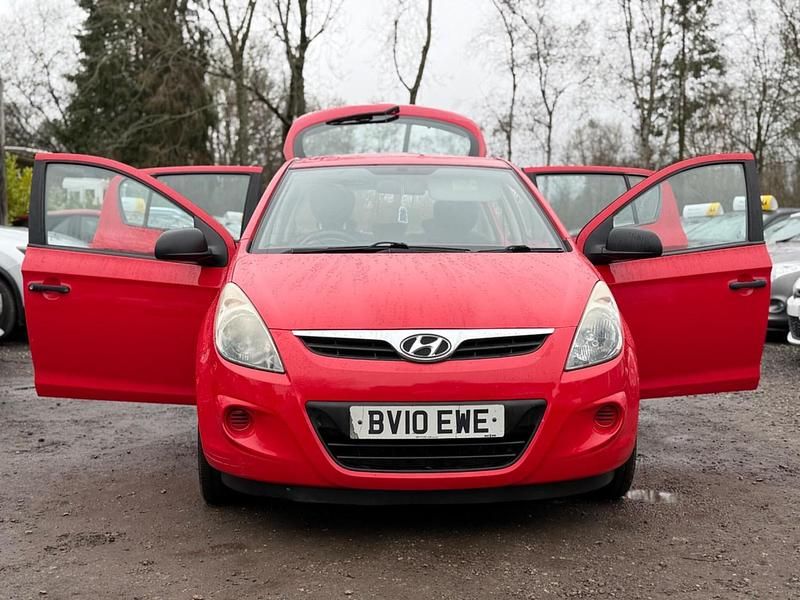Used Hyundai i20 Classic 2010 Red Hatchback