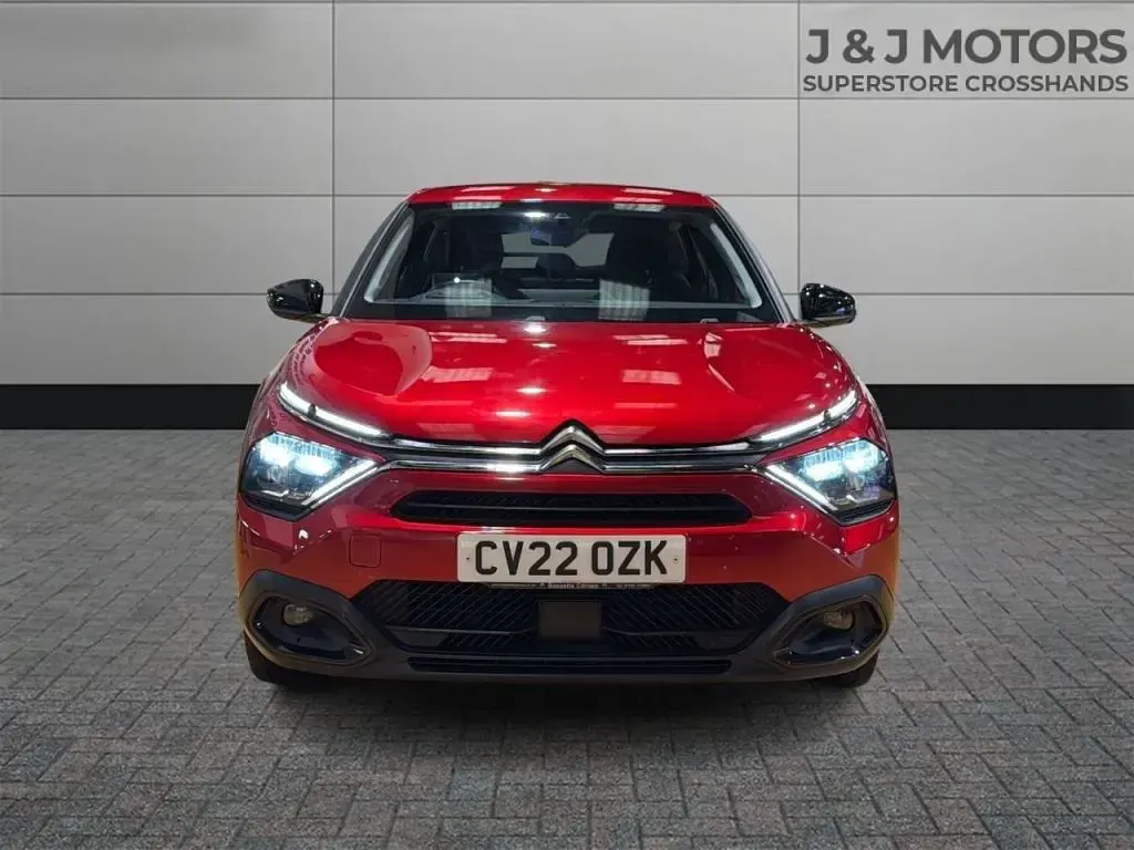 Used Citroën C4 PureTech 102 HP (75 kW) 2022 Red Hatchback