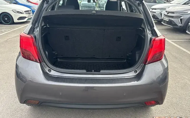 Używany Toyota Yaris 90 KM (66 kW) 2015 Hatchback