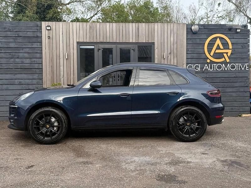 Used Porsche Macan 258 HP (189 kW) 2015 Blue SUV