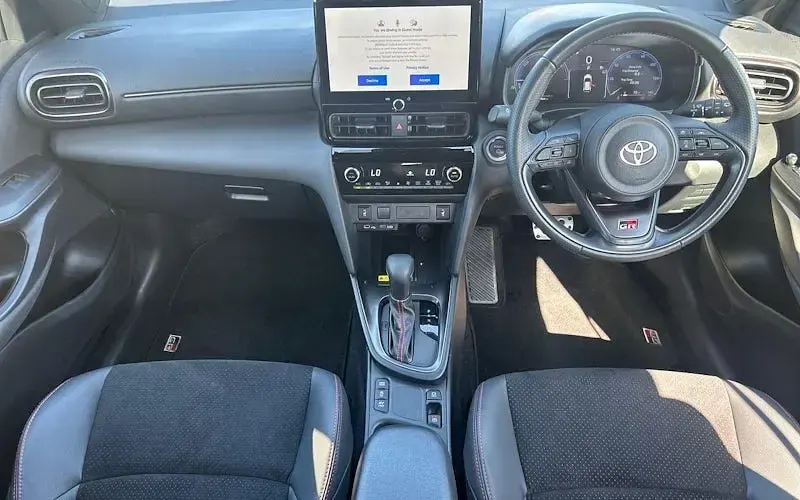 New Toyota Yaris Cross Sport 131 HP (96 kW) 2025 Blue SUV