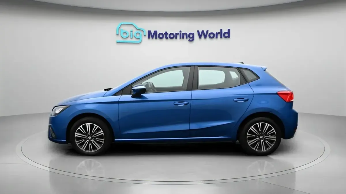 Used Seat Ibiza SE Technology 95 HP (69 kW) 2023 Blue Hatchback