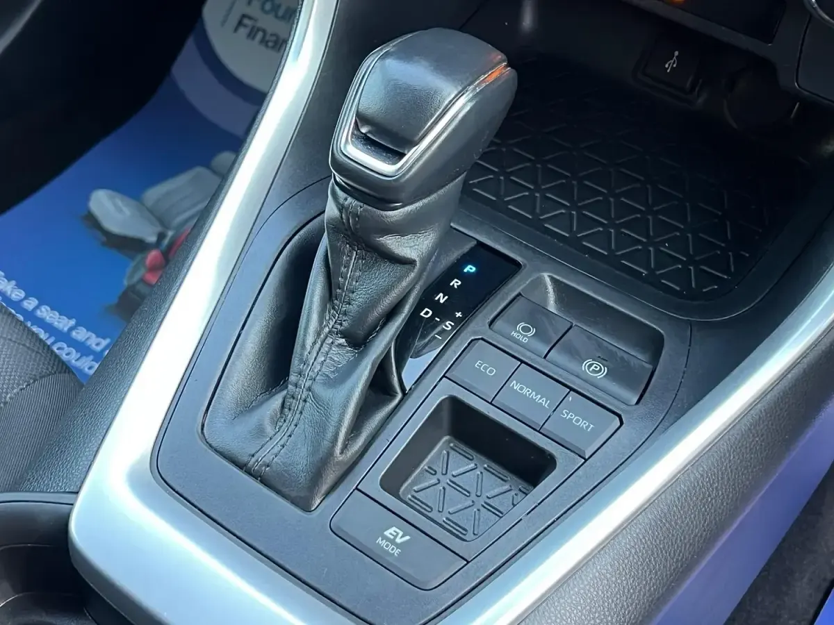 Used Toyota RAV4 218 HP (160 kW) 2020 Blue SUV
