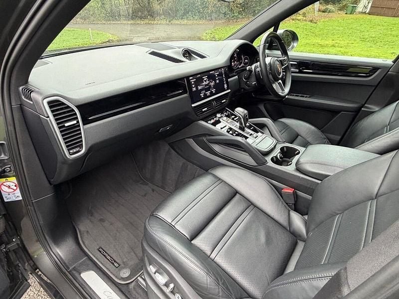 Used Porsche Cayenne 462 HP (339 kW) 2020 Grey SUV