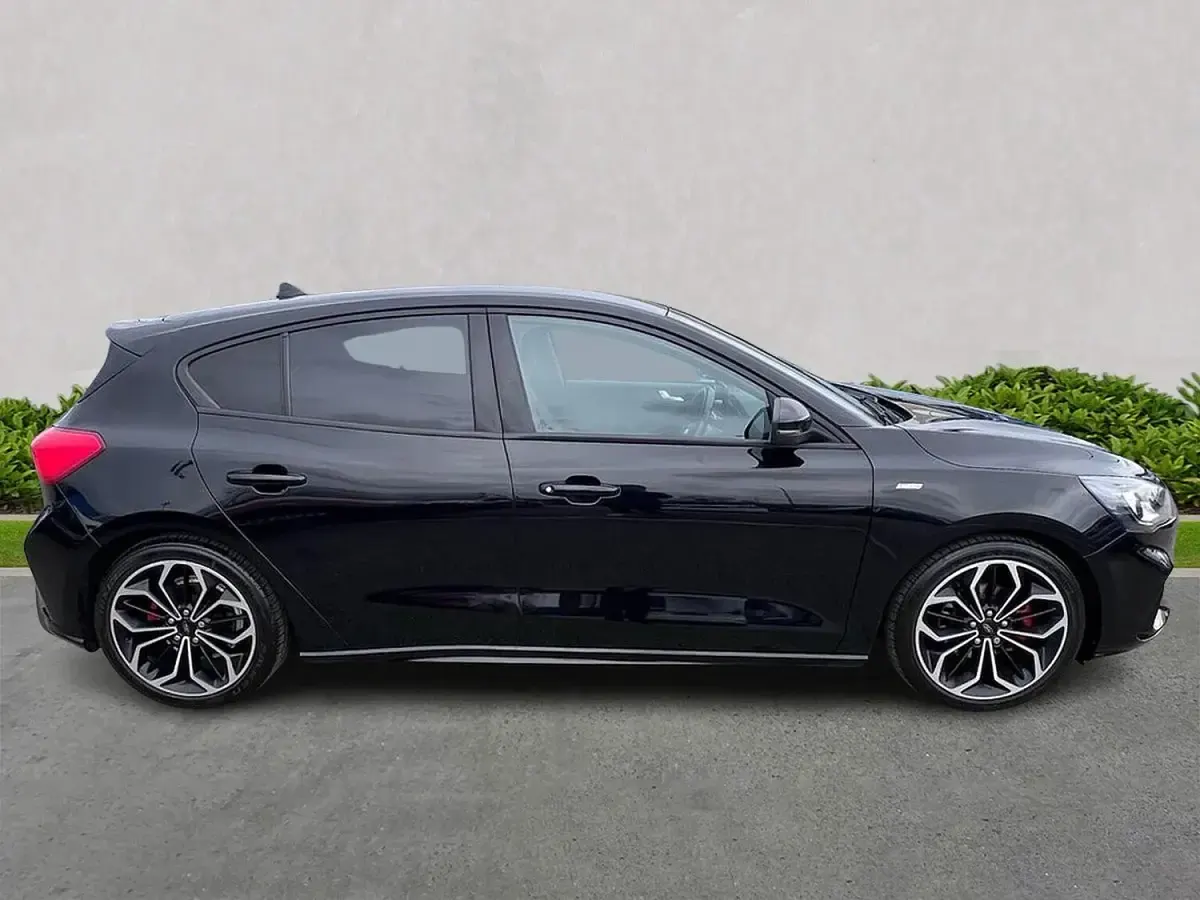 Used Ford Focus ST-Line X 120 HP (88 kW) 2019 Black Hatchback