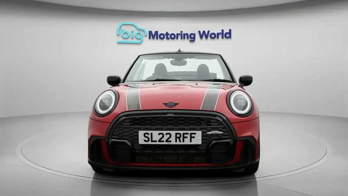 Używany Mini Cooper Cabriolet Sport 136 KM (100 kW) 2022 Czerwony Kabriolet