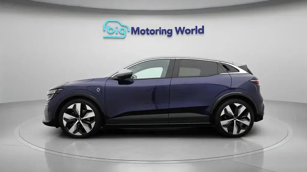 Used Renault Megane E-Tech Techno 161 kW (220 HP) 2023 Blue/grey Hatchback