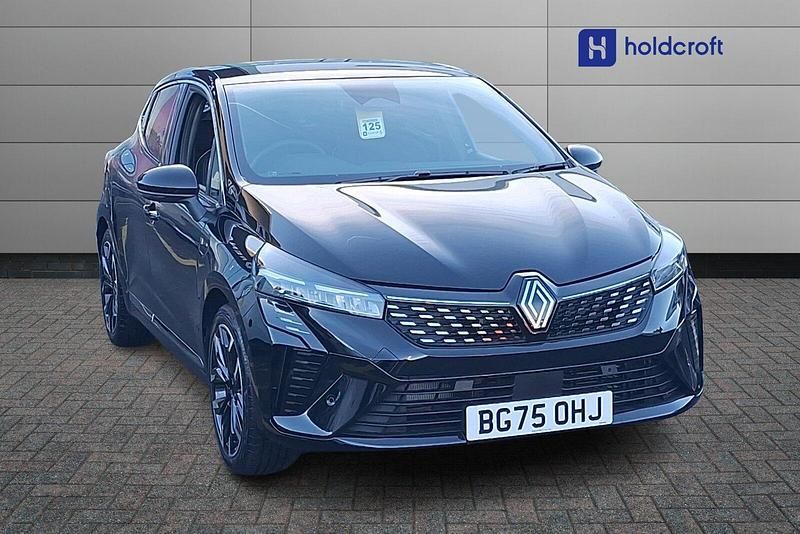 Used Renault Clio V 143 HP (105 kW) 2025 Metallic  diamond black  Hatchback