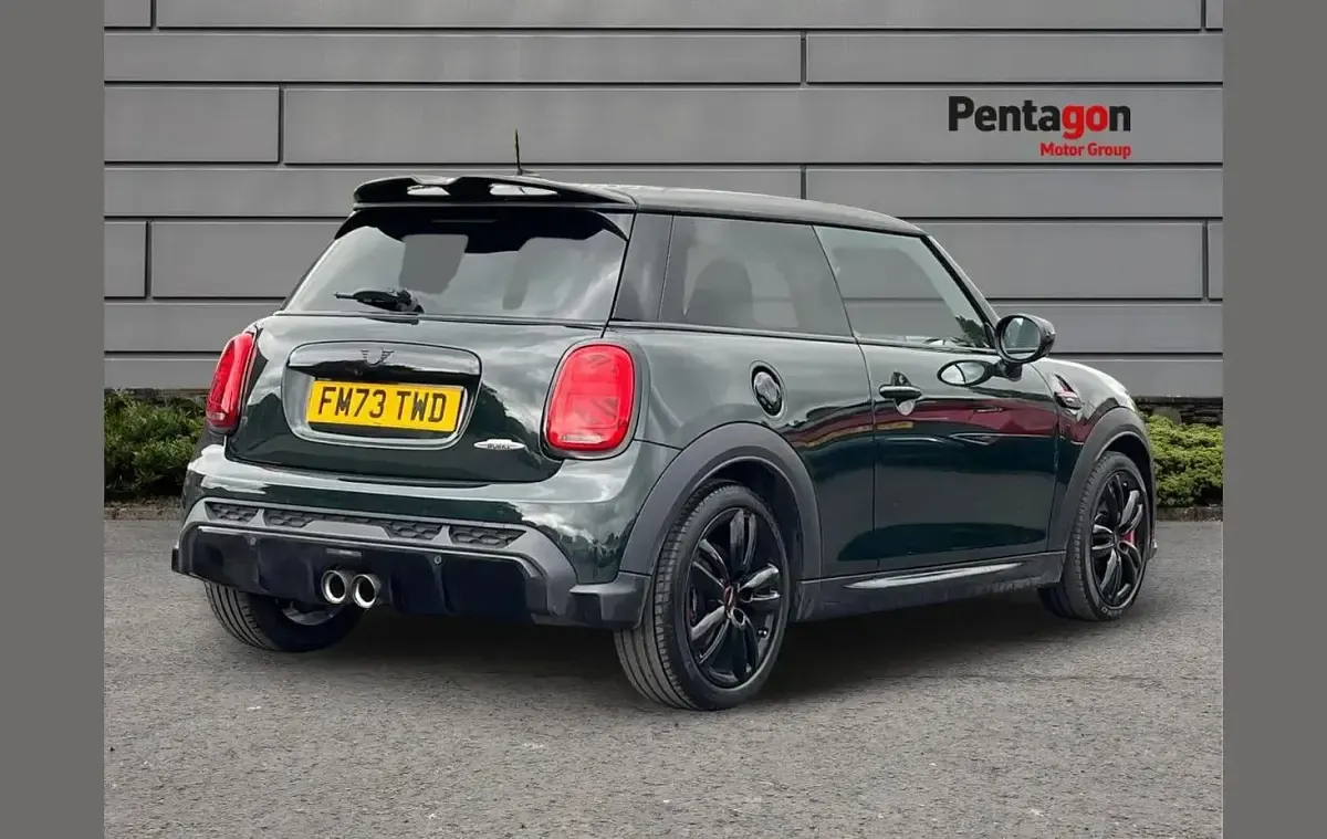 Used Mini John Cooper Works 228 HP (167 kW) 2023 Green Hatchback
