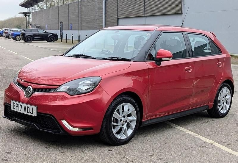 Usado MG MG3 106 HP (77 kW) 2017 Vermelho Citadino