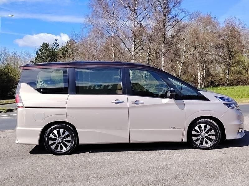 Used Nissan Serena 2022 Gold MPV