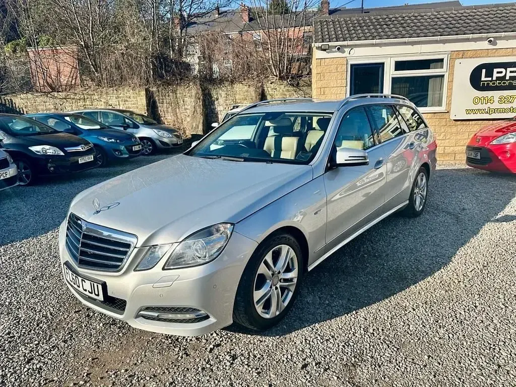 Usado Mercedes E250 Avantgarde 2010 Prateado Carrinha