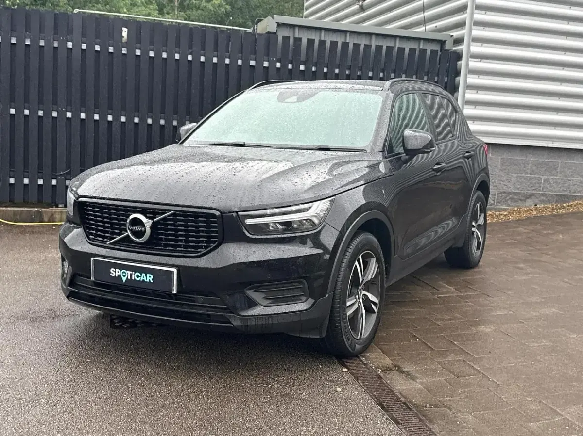 Used Volvo XC40 R-Design 161 HP (118 kW) 2021 Black SUV