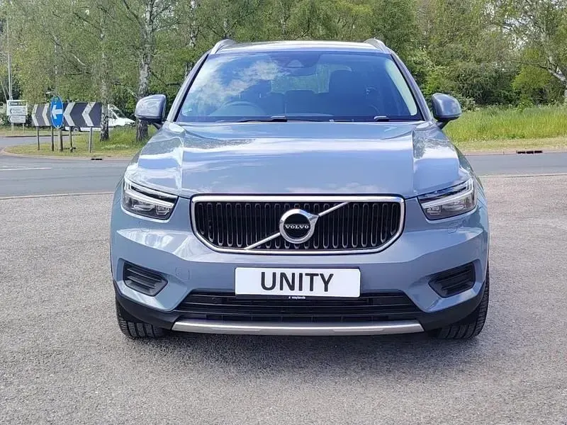Begagnad Volvo XC40 Momentum 2020 Grå SUV