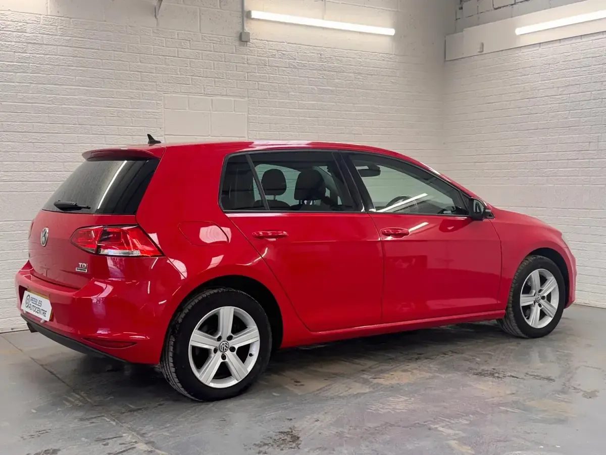 Used VW Golf VII Edition 110 HP (80 kW) 2016 Red Hatchback