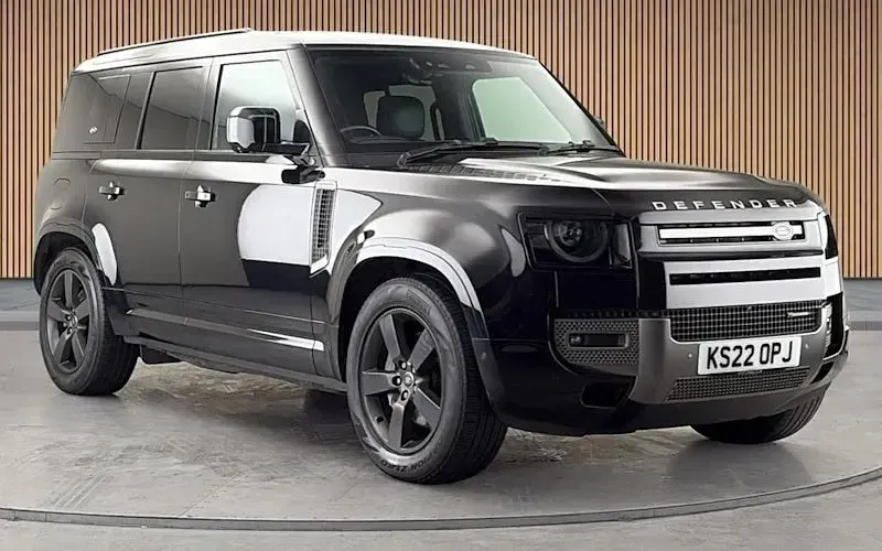 Used Land Rover Defender HSE Dynamic 300 HP (220 kW) 2024 SUV