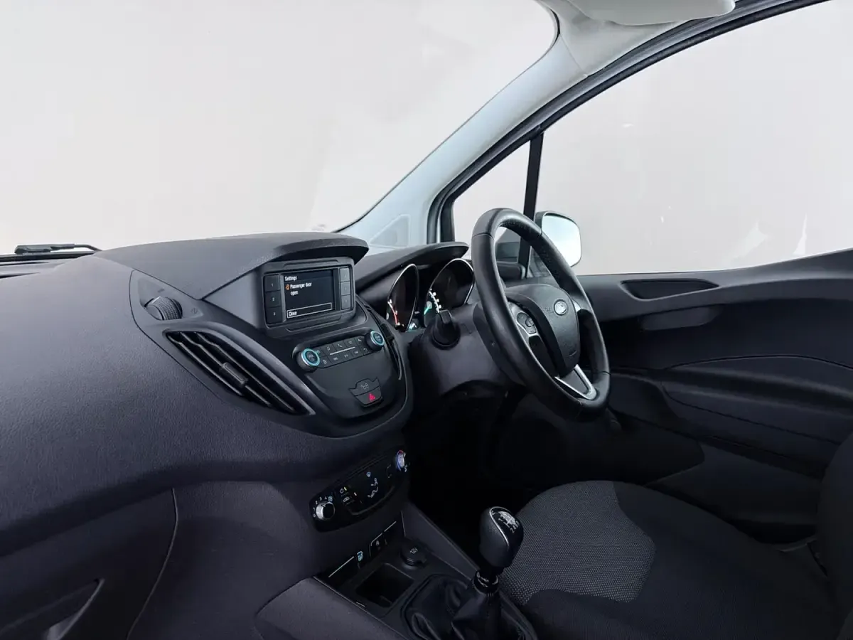 Used Ford Courier S 2021 White MPV