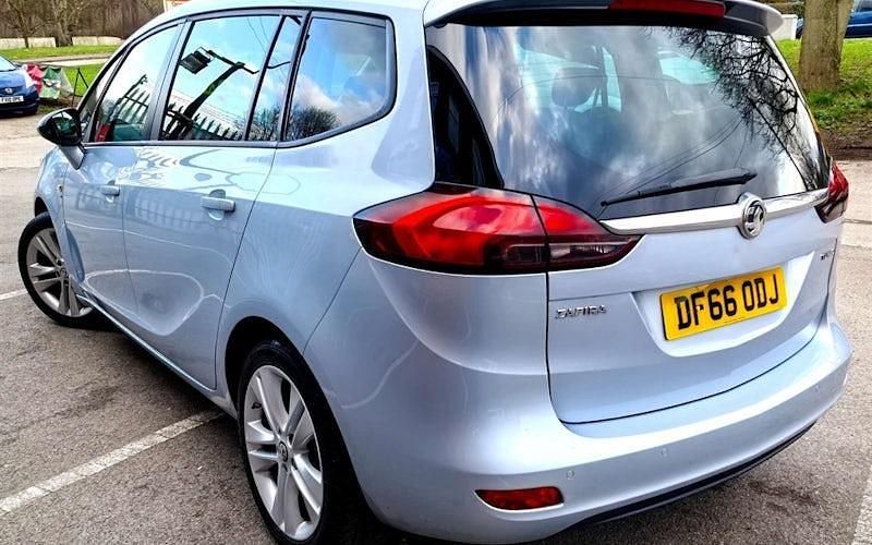 Used Vauxhall Zafira Tourer SRi 140 HP (102 kW) 2018 MPV