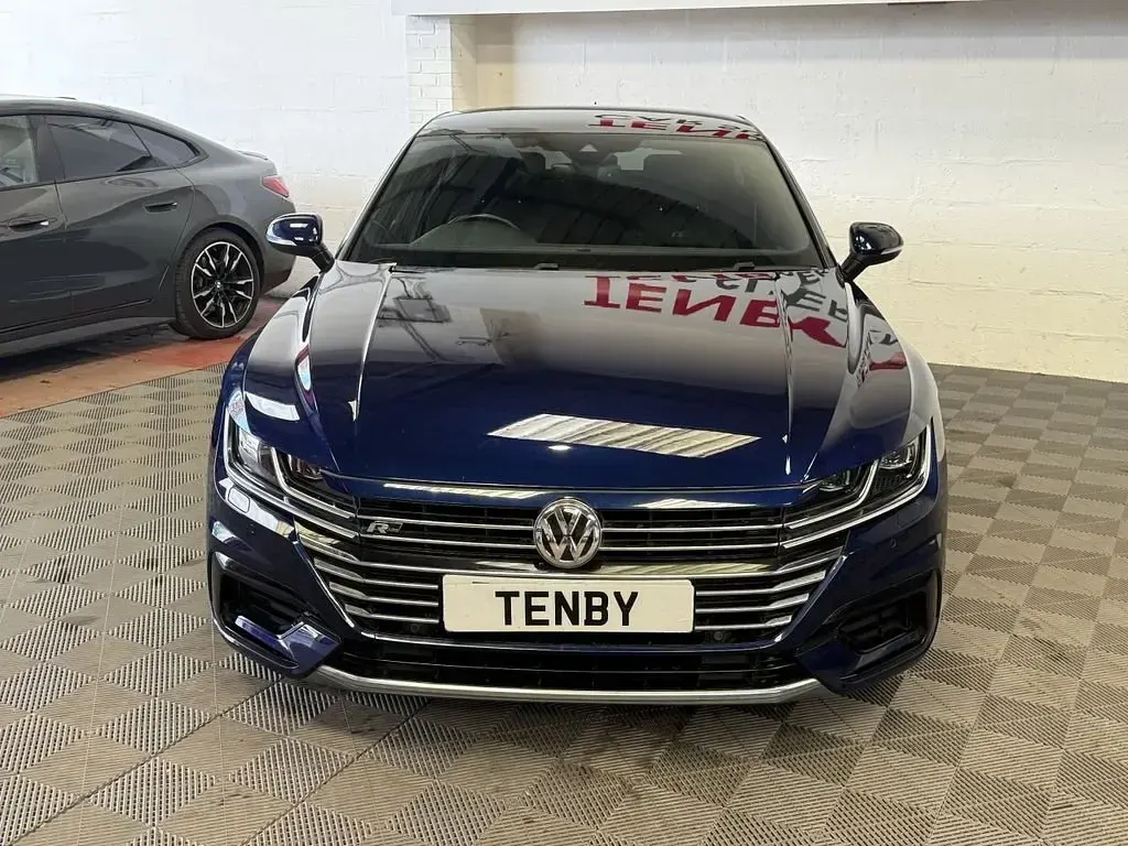Usado VW Arteon R-line 150 HP (110 kW) 2018 Azul Citadino