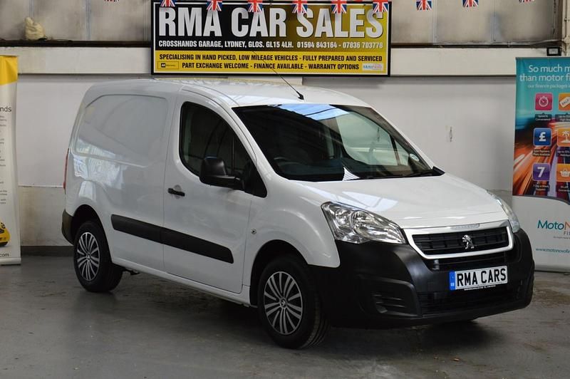 White Used 2016 Peugeot Partner S MPV | £8,300 (A bit pricey) - Image 1/4