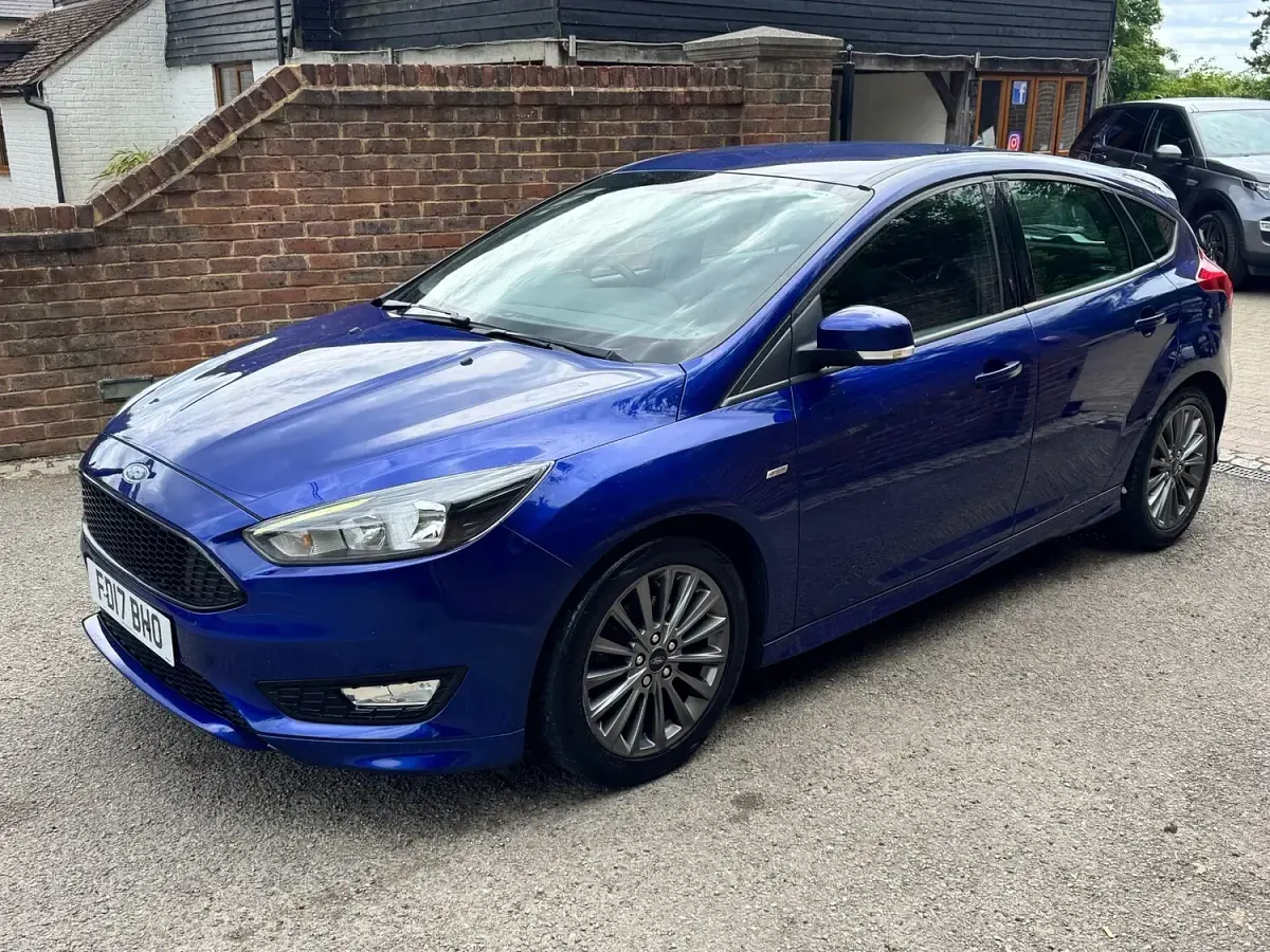 Used Ford Focus ST-Line 125 HP (91 kW) 2017 Blue Hatchback