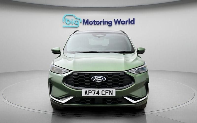 Second-hand Ford Kuga ST-Line X 242 CP (177 kW) 2026 SUV