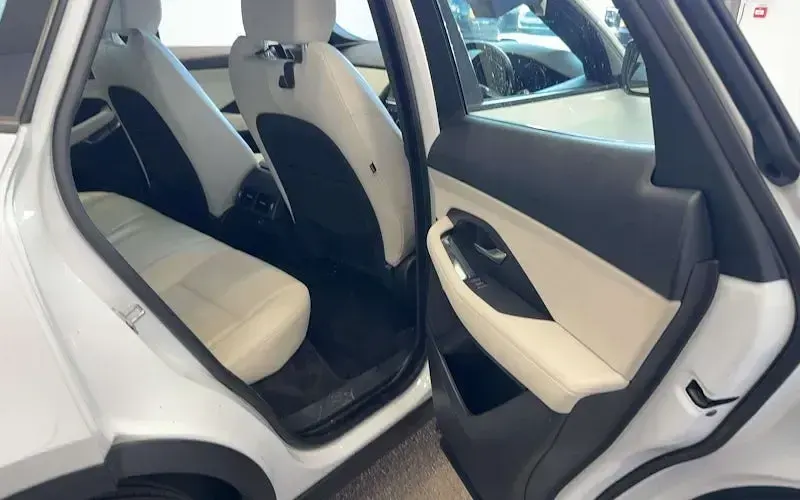 Used Jaguar E-Pace R-Dynamic 150 HP (110 kW) 2018 White SUV