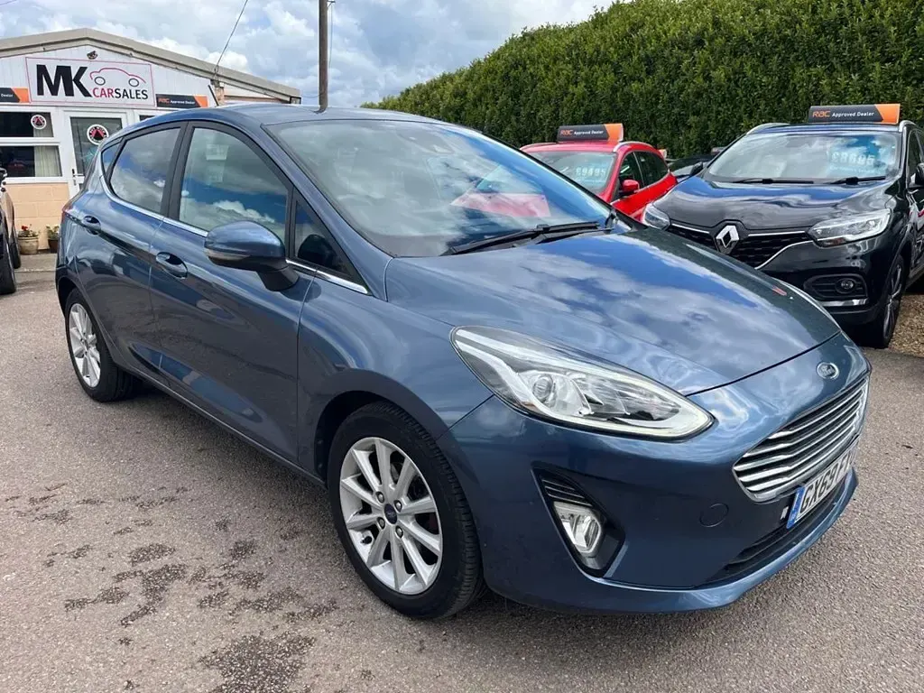 Usado Ford Fiesta Titanium 100 HP (73 kW) 2019 Azul Citadino