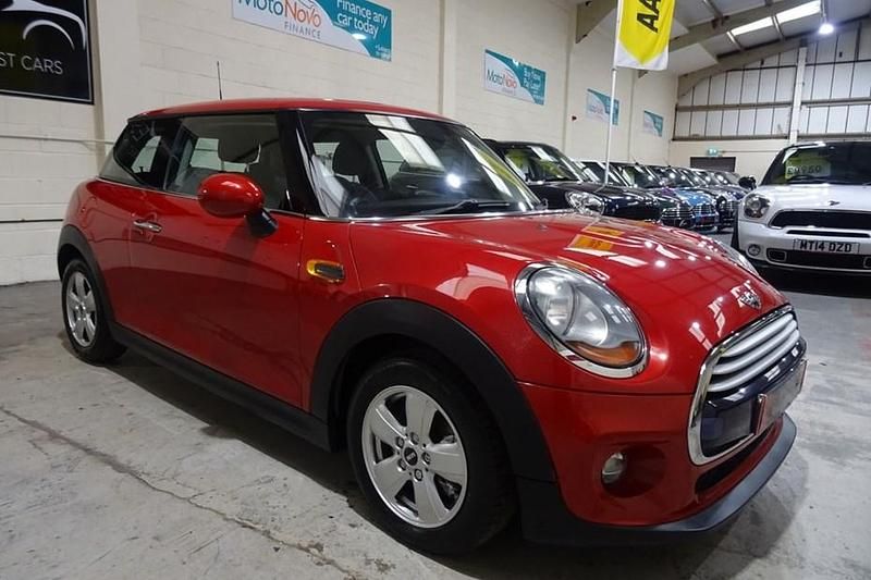 Red Used 2015 Mini Cooper D Hatch Hatchback | £3,500 (Good price) - Image 1/1