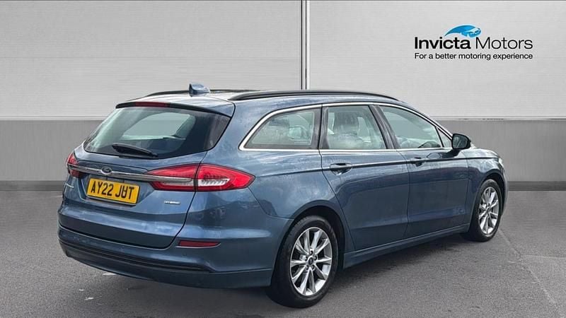 Used Ford Mondeo Zetec 187 HP (137 kW) 2022 Chrome blue metallic Estate