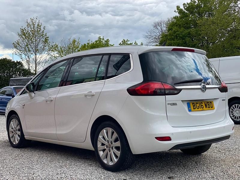 Used Vauxhall Zafira 2016 White MPV