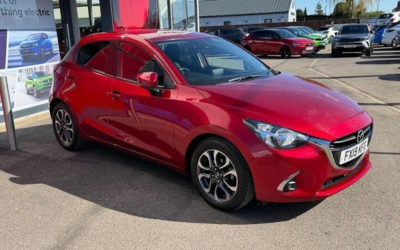 Begagnad Mazda 2 Inclusive 90 HK (66 kW) 2019 Röd Halvkombi