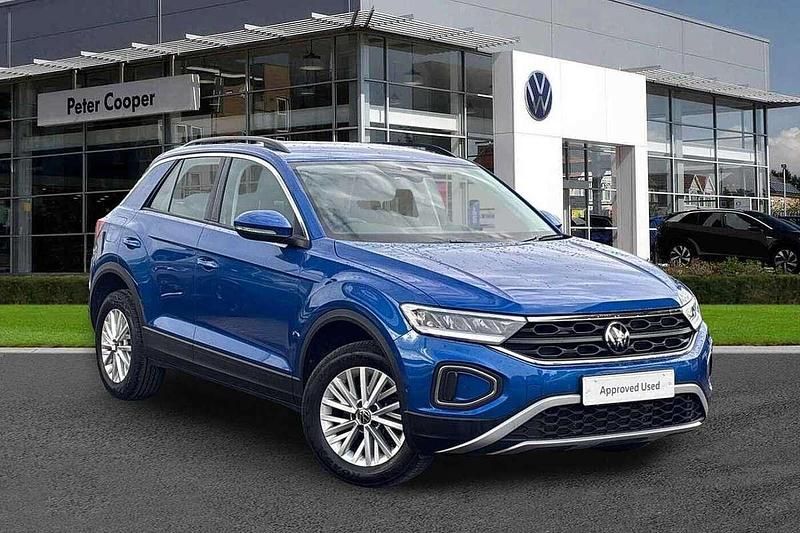 Blue Used 2023 VW T-Roc Life SUV | £19,292 (Fair price) - Image 1/4