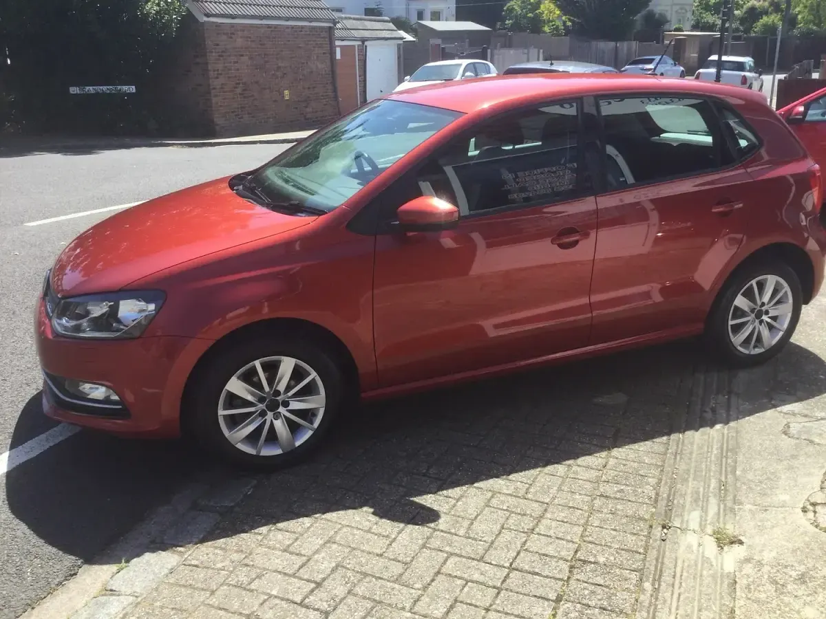 Used VW Polo SE 60 HP (44 kW) 2014 Red Hatchback