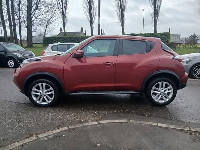 Used Nissan Juke N-Connecta 110 HP (80 kW) 2017 Red SUV