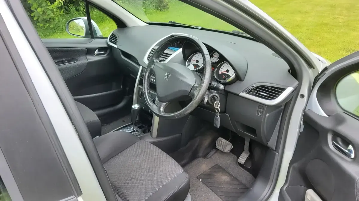 Used Peugeot 207 Sport 120 HP (88 kW) 2008 Silver Hatchback